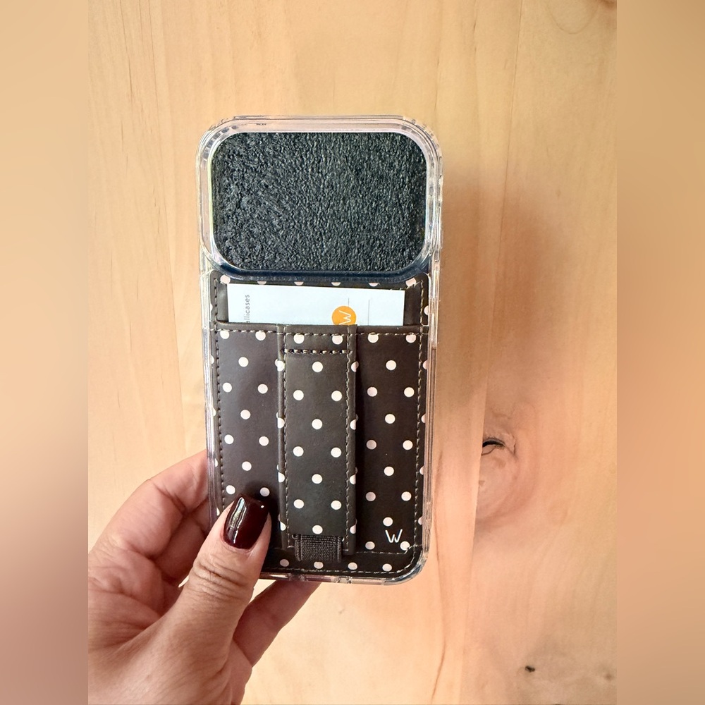 Walli iPhone 17 pro case